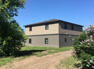 708 N Main St, Blunt, SD 57522