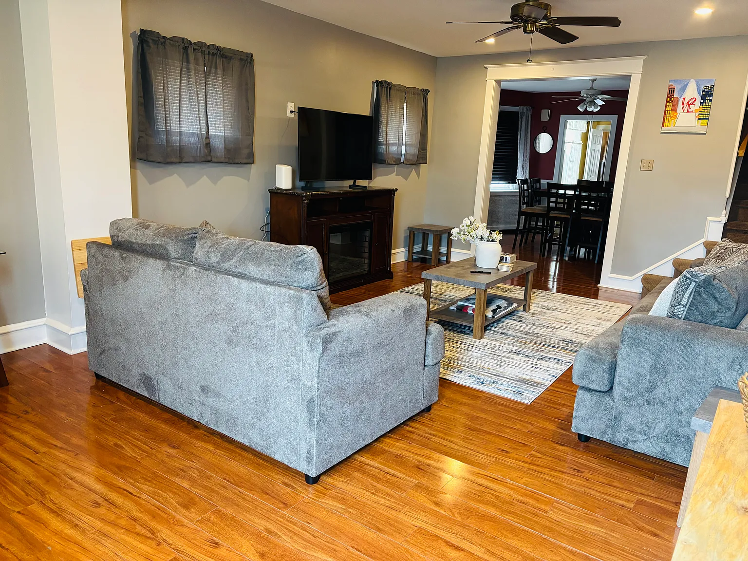 4 bed, 1.5 bath, 1400 sqft, $2,800 — Photo 2