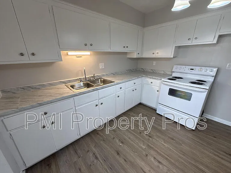 7701 W Hampton Ave #2 — Photo 5