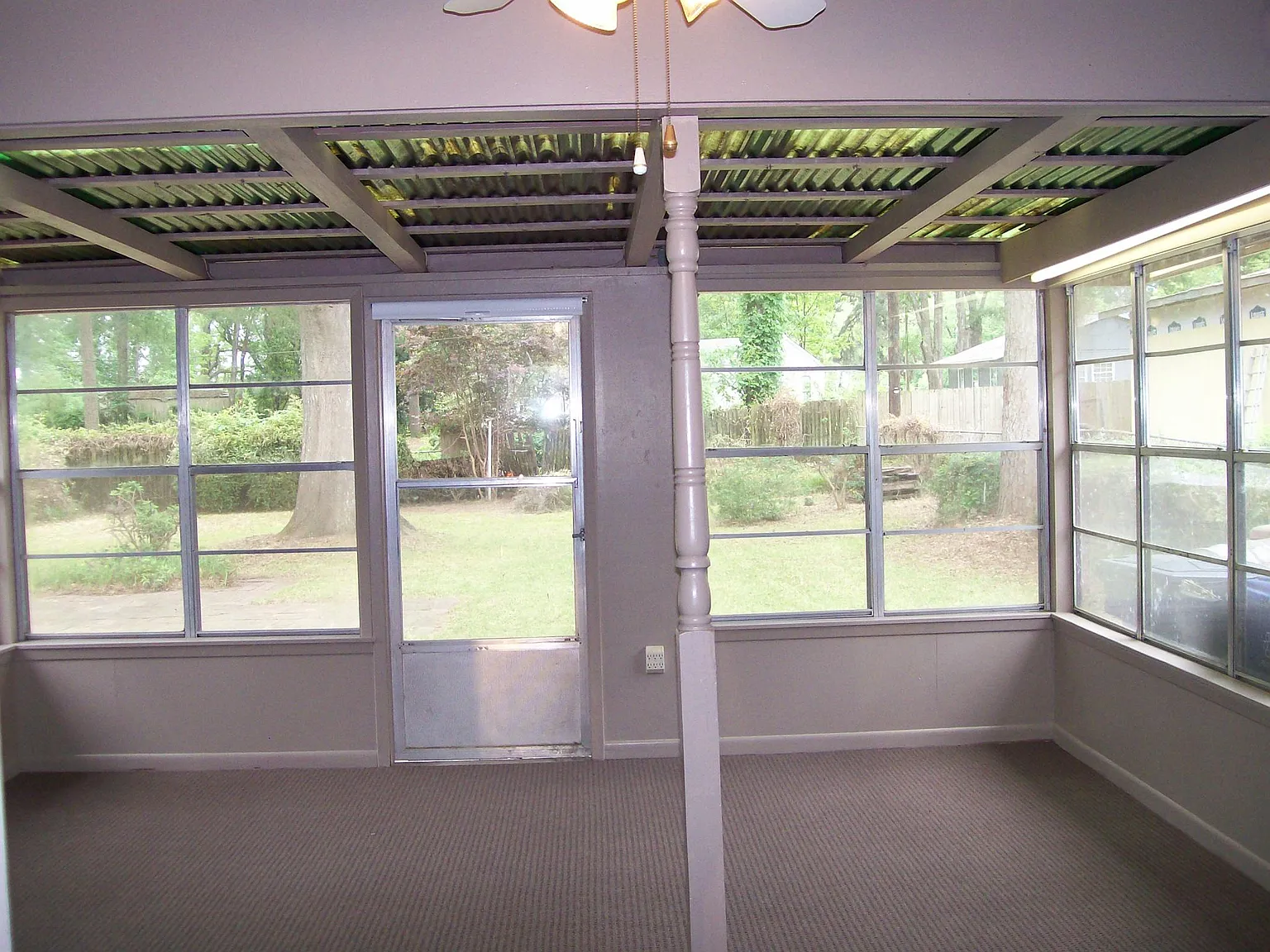 3 bed, 1298 sqft, $1,645 — Photo 4