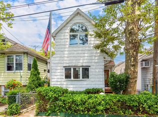 8 Magnolia Pl, Bronx, NY 10465