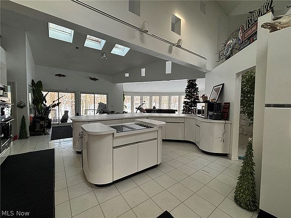 3rd image of 10765 Bell Rd