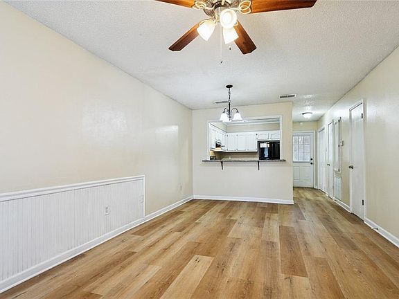 4th image of 14578 Honeysuckle Dr #145
