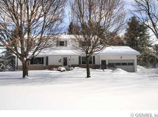 15 Maywood Cir, Rochester, NY 14618