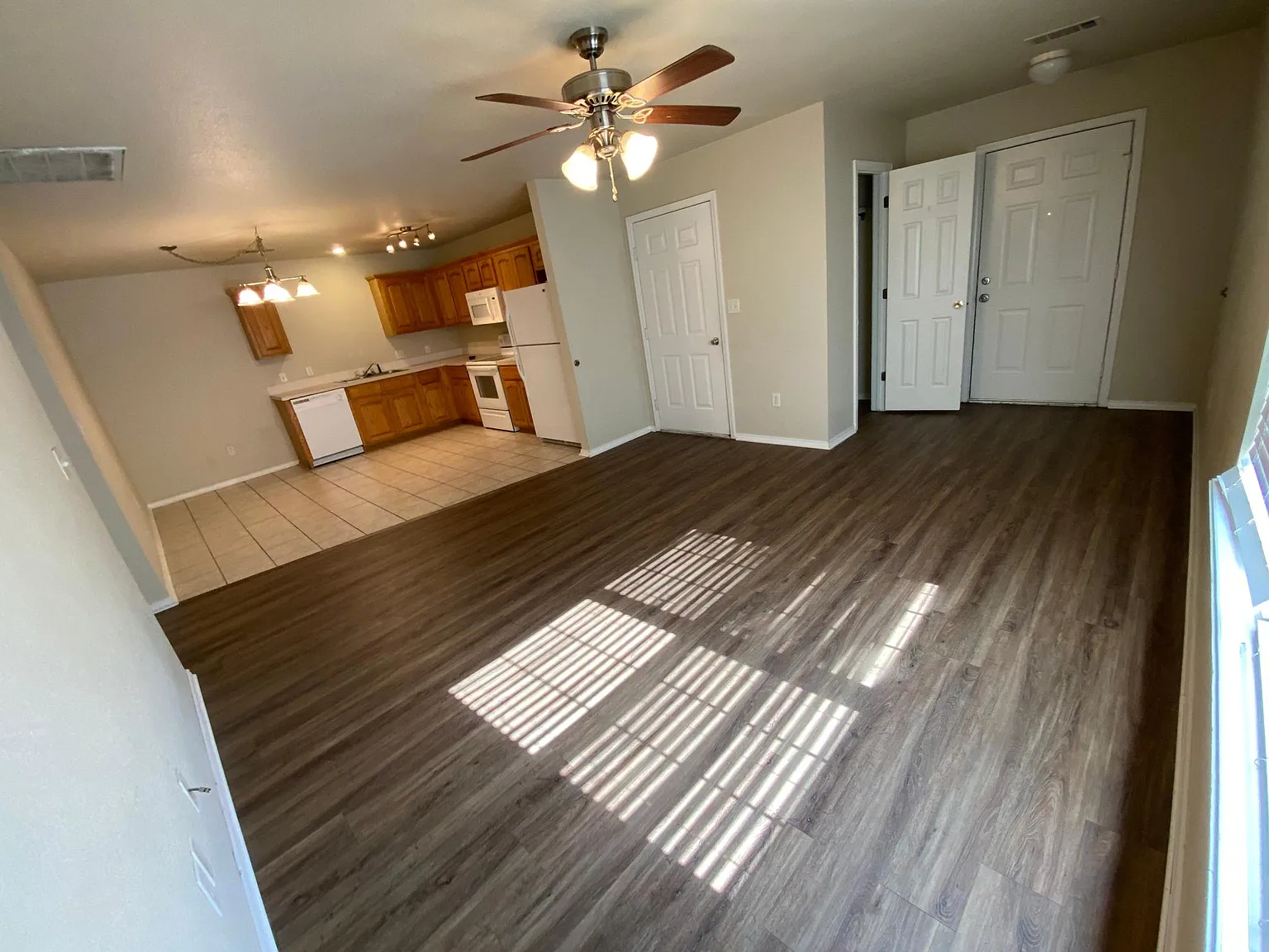 3 bed, 1500 sqft, $1,475 — Photo 4