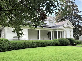 555 N 6th Ave, Laurel, MS 39440