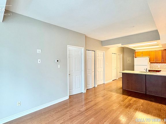 4th image of 134 York St #709