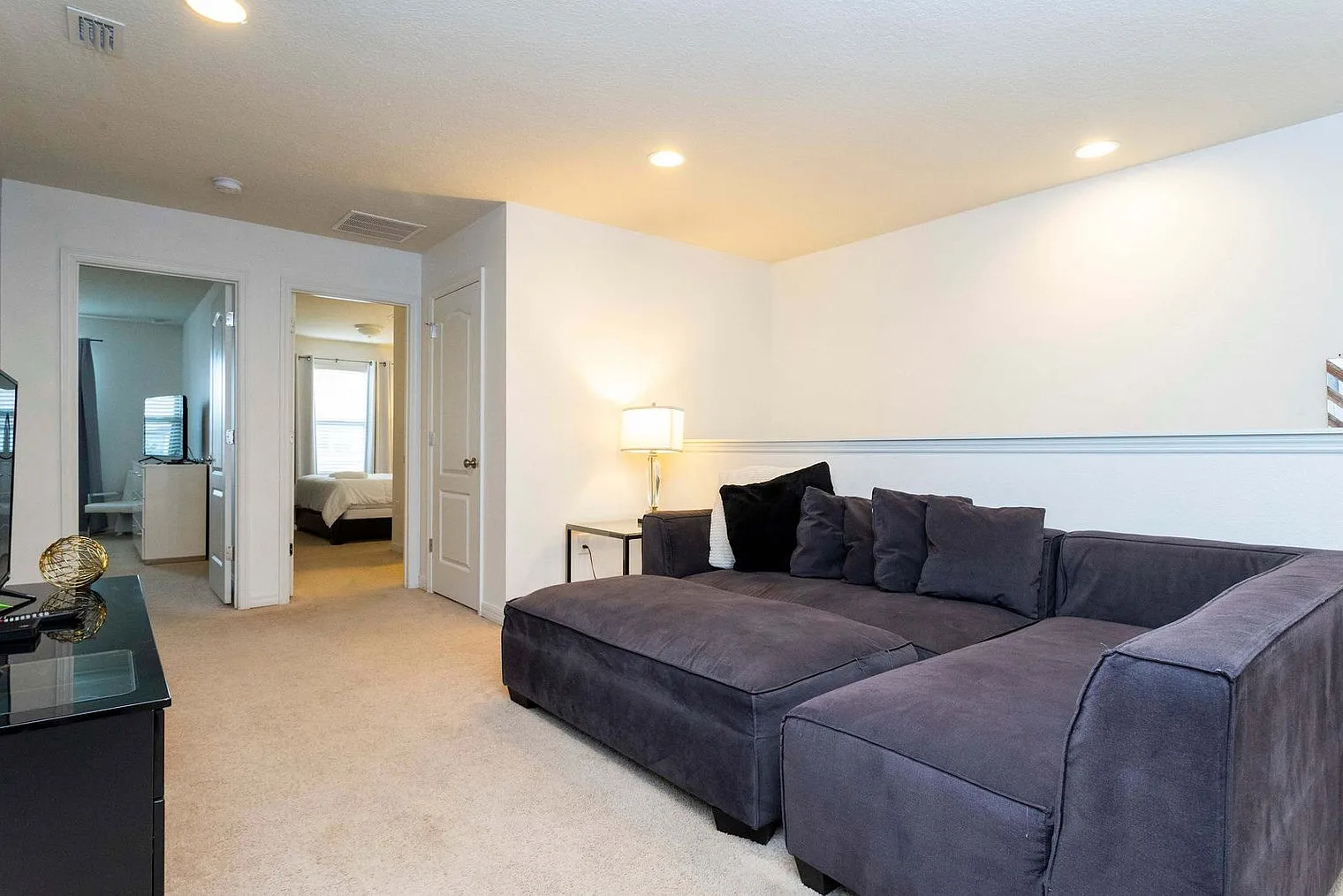 5 bed, 4.0 bath, $4,590 — Photo 4