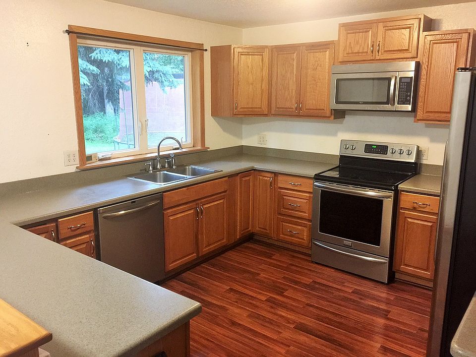 2nd image of 2861 Cochelle Ave