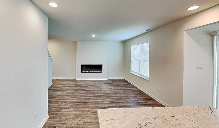 2835 Strauss Ln — Photo 3