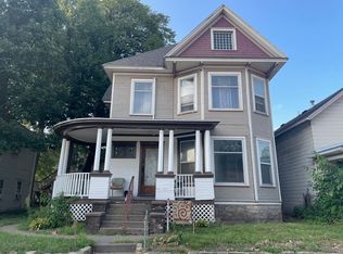 1542 W 3rd St APT 3, Davenport, IA 52802