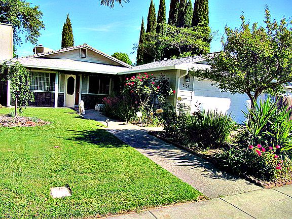 2nd image of 2157 W Oxford Way