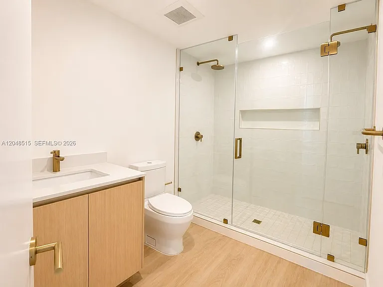 90 NE 32nd St #814 — Photo 15