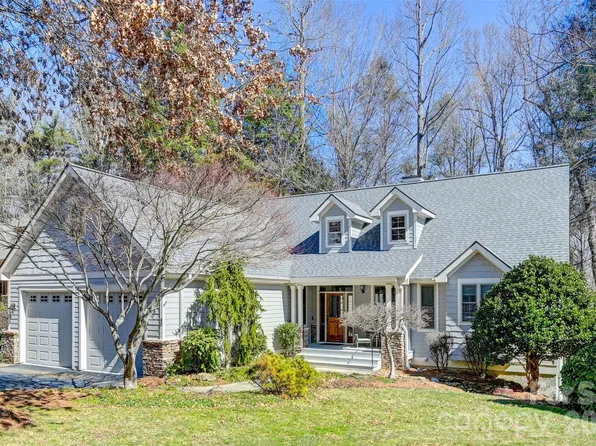 43 S Kuykendall Ct, Hendersonville, NC 28739