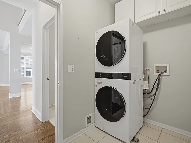 5280 Burnham St — Photo 22