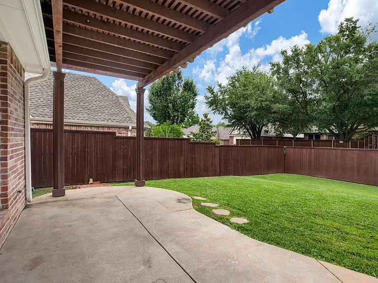 4804 Appleridge Dr — Photo 3
