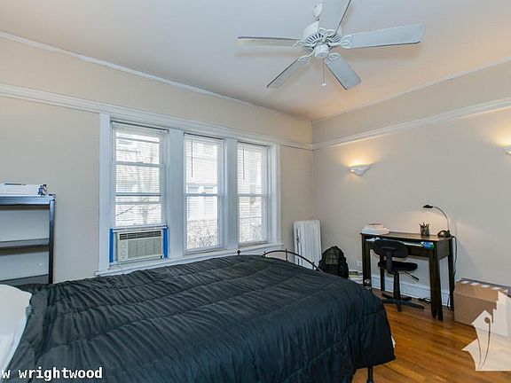 2nd image of 679 W Wrightwood Ave #617
