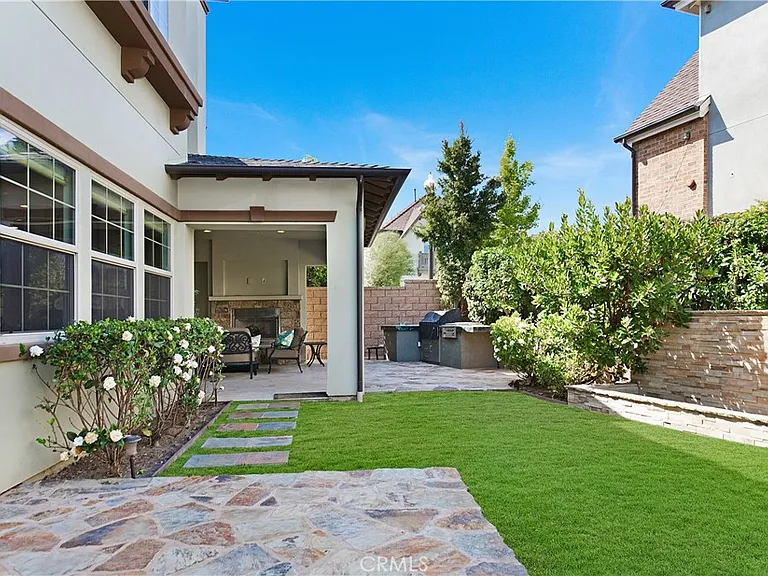 4731 Oceanridge Dr — Photo 27