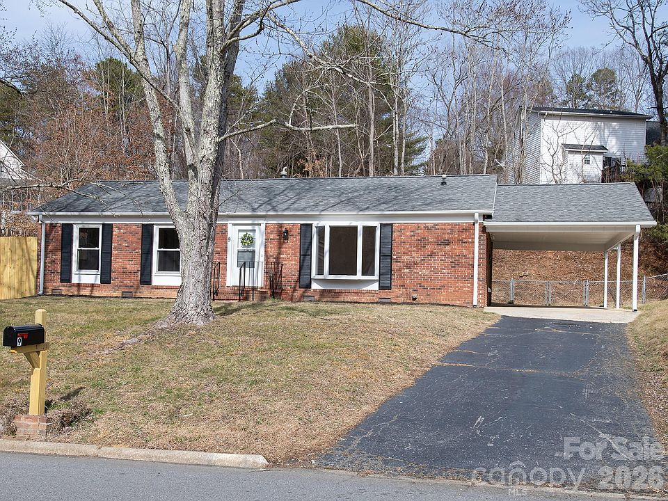 1st image of 9 Lynwood Cir