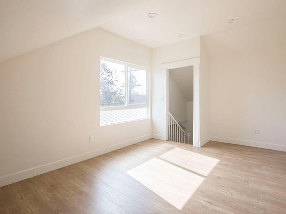 3rd image of 1437 Lemoyne St #1/2