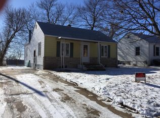 900 McLaughlin Cir, Bellevue, NE 68005