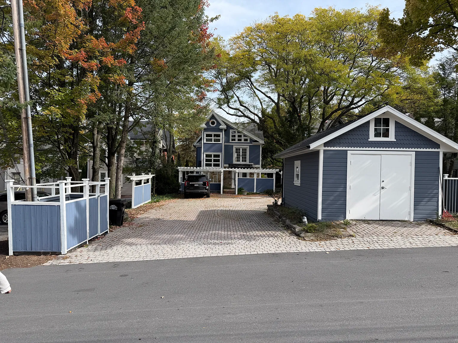 4 bed, 2.5 bath, 3404 sqft, $5,000 — Photo 2