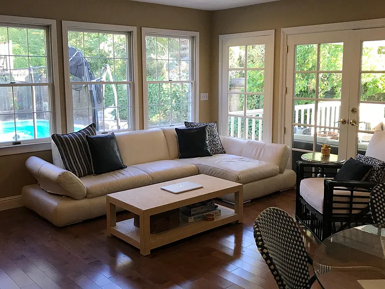 100 Shady Ln — Photo 3