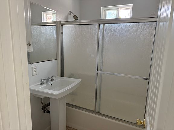 4th image of 1159 Thomas Ave