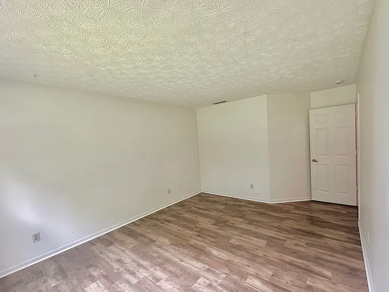 Master Bedroom (First Floor)