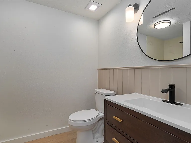 2025 E Battlefield Rd — Photo 17