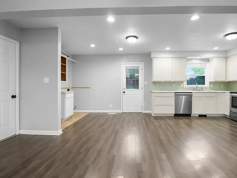 2301 Sherwood Hills Ct — Photo 12