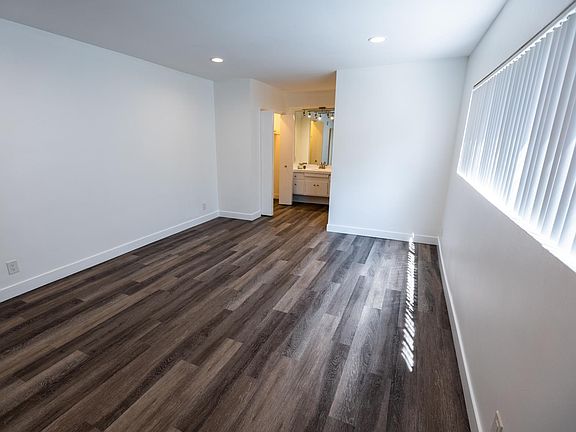 4th image of 350 N Crescent Dr APT 210