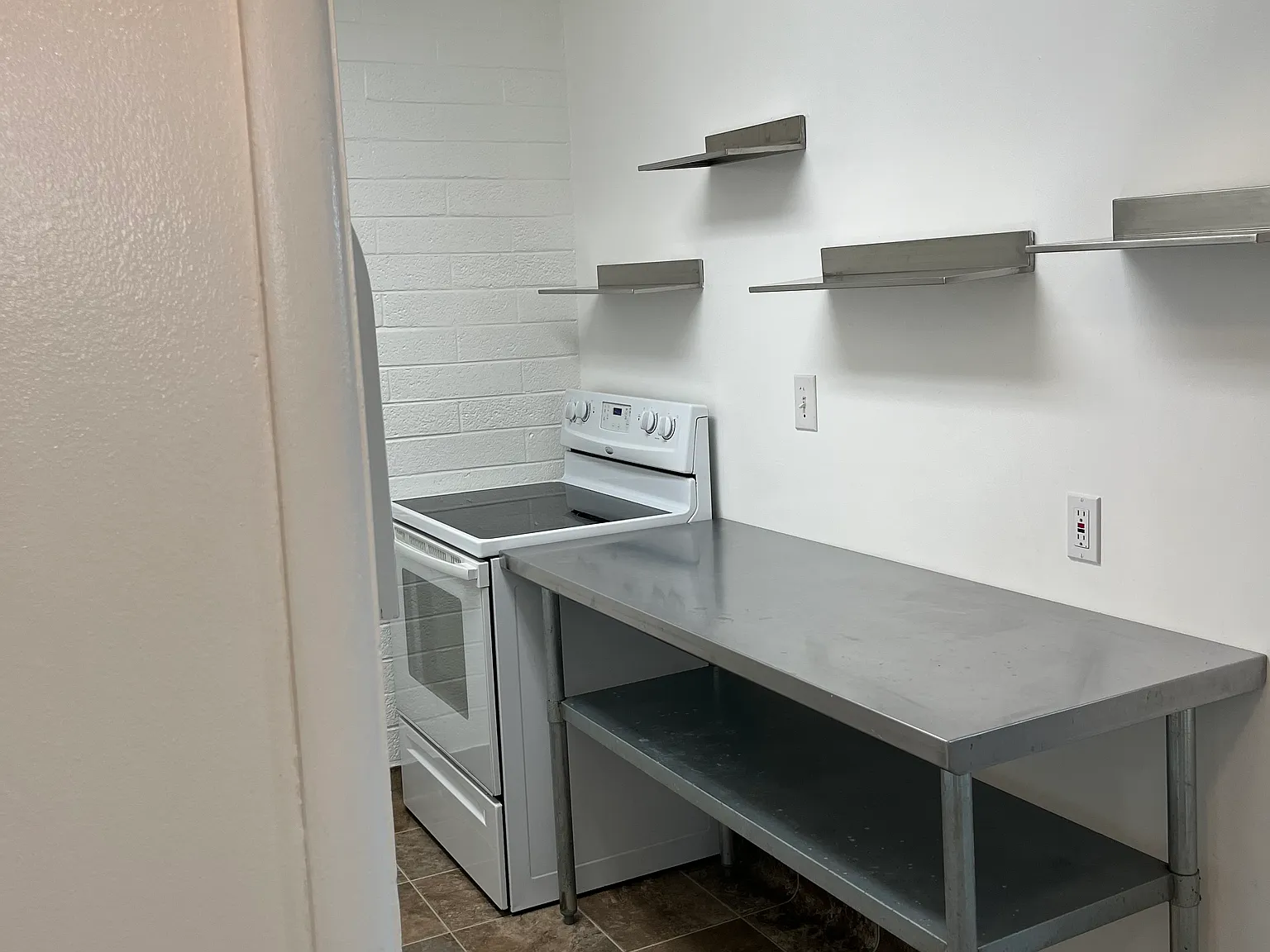 2 bed, 750 sqft, $1,250 — Photo 4