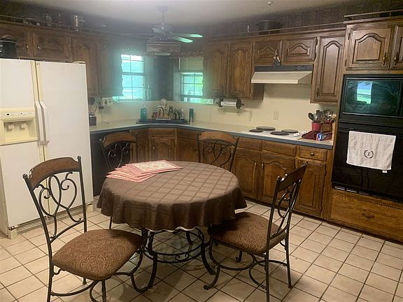 4th image of 1204 Creekwood Ln