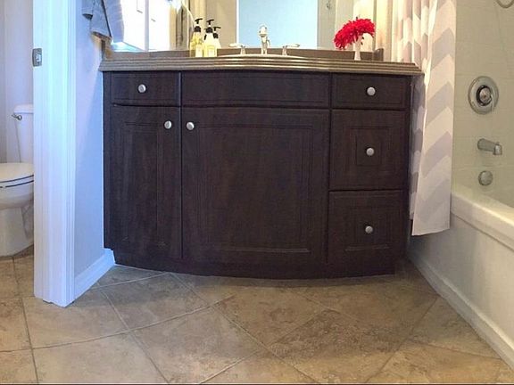 5th image of 5406 W 149th Pl Unit 9