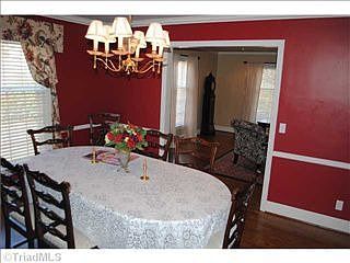 2nd image of 2821 Northampton Dr