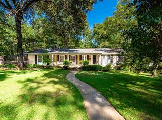 5560 Audubon Park Dr, Jackson, MS 39211
