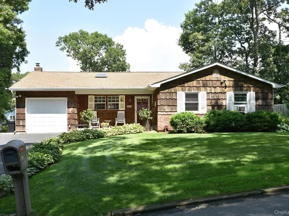 273 Deer Road, Ronkonkoma, NY 11779