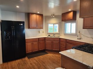 72 Walnut Cir, Rohnert Park, CA 94928