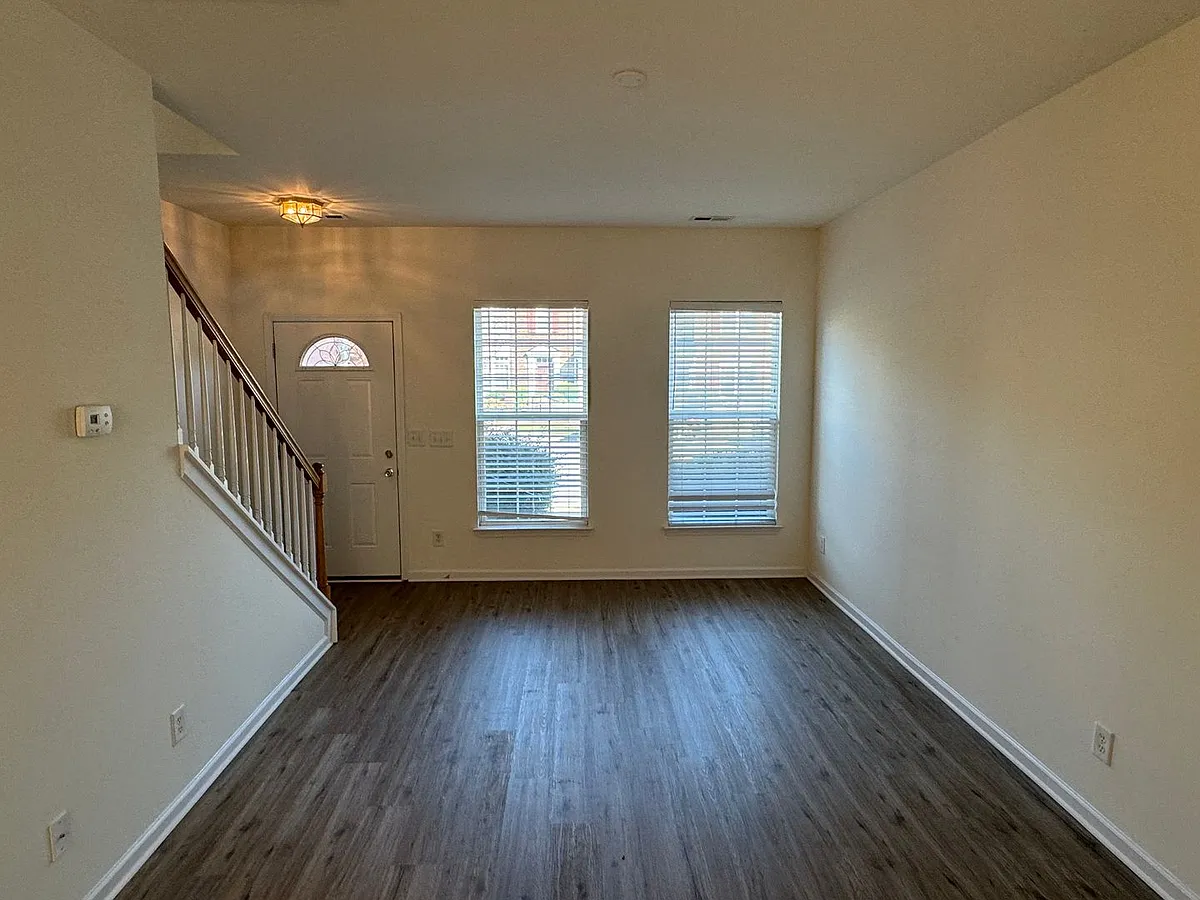 Building Photo - 6918 Creft Cir