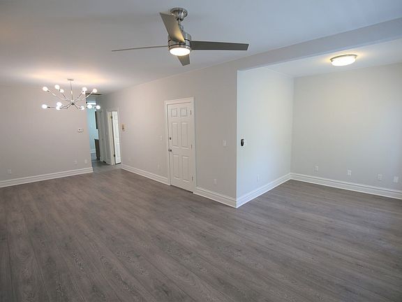 4th image of 3050 N Clifton Ave #2