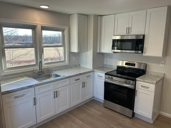 982 S Schodack Rd #4, Castleton On Hudson, NY 12033