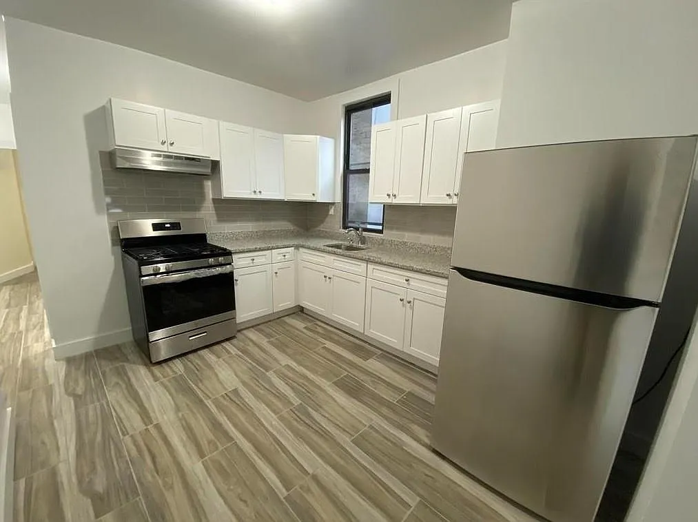 3 bed, 2.0 bath, $2,900 — Photo 2