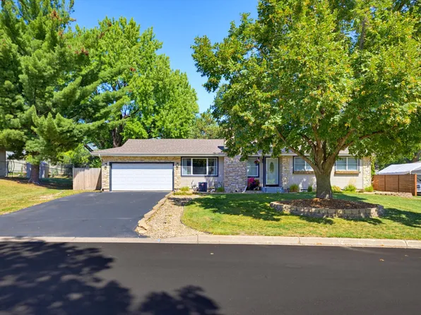 777 Mohican Ln, Mendota Heights, MN 55120