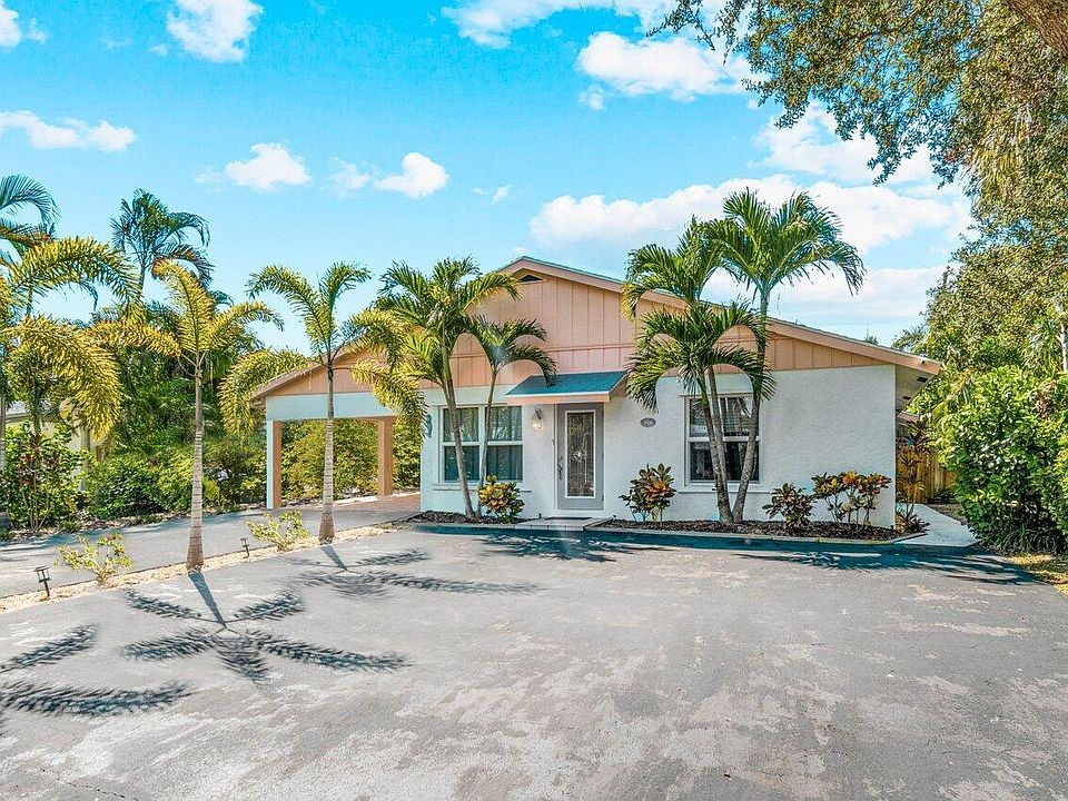 1st image of 2056 N Palm Cir