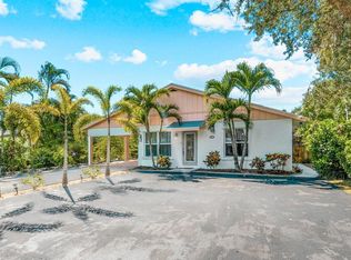 2056 N Palm Cir, North Palm Beach, FL 33408