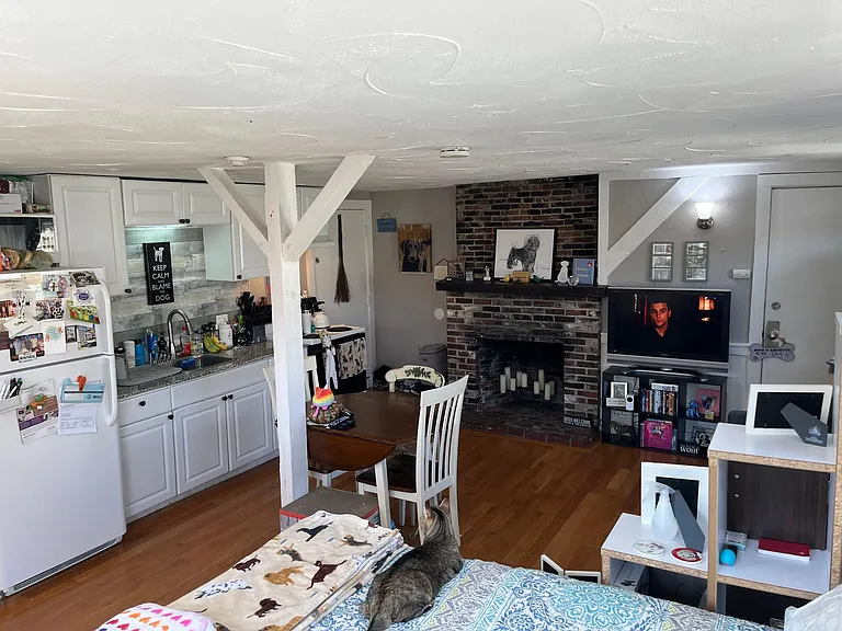 24 Lynde St #4 — Photo 4