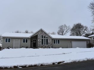 171 Sunrise Ln, Fall River, WI 53932