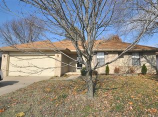 6975 W Cottonwood Rd, Springfield, MO 65802