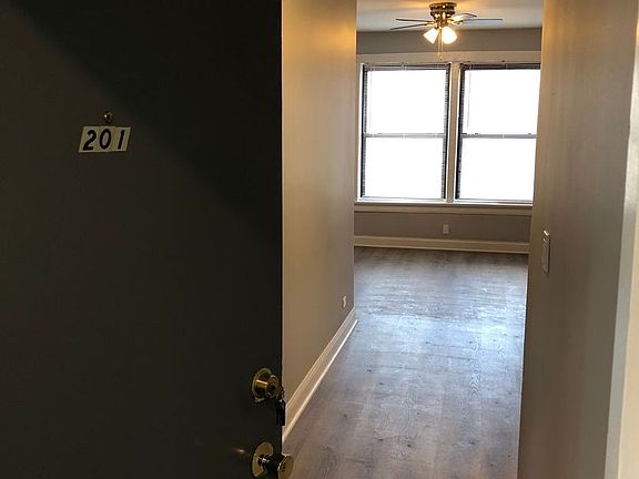 4th image of 7046 S Crandon Ave APT 201